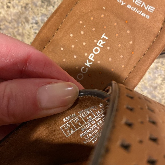 Rockport AdiPrene by Adidas Brown Sandals 7.5 With FLAWS Loose Threads etc. - Picture 8 of 17
